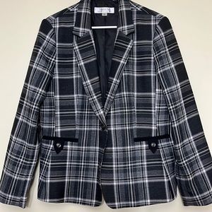 Black checked Tahari suit jacket size 16